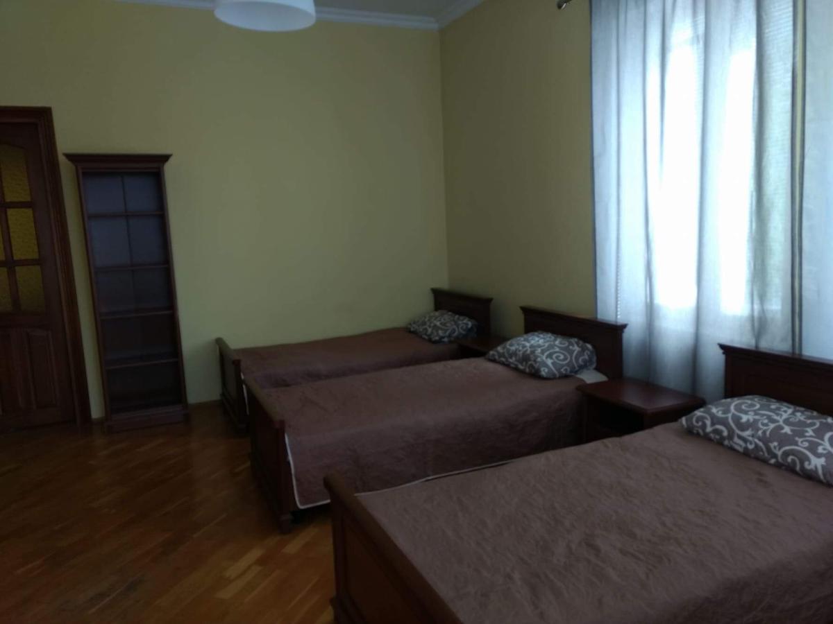 Хостел Lutsk G84 エクステリア 写真